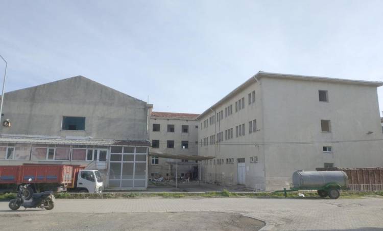 Şarköy’de Eski Devlet Hastanesi Yıkılıyor