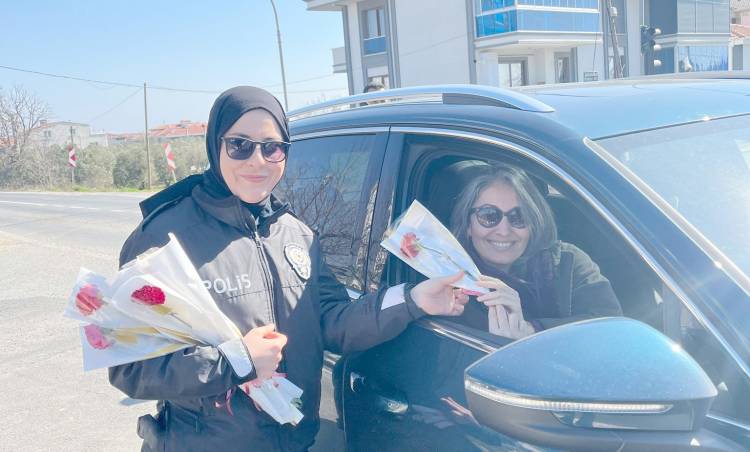 Şarköy’de Kadın Sürücülerin 8 Mart Dünya Kadınlar Günü Kutlandı