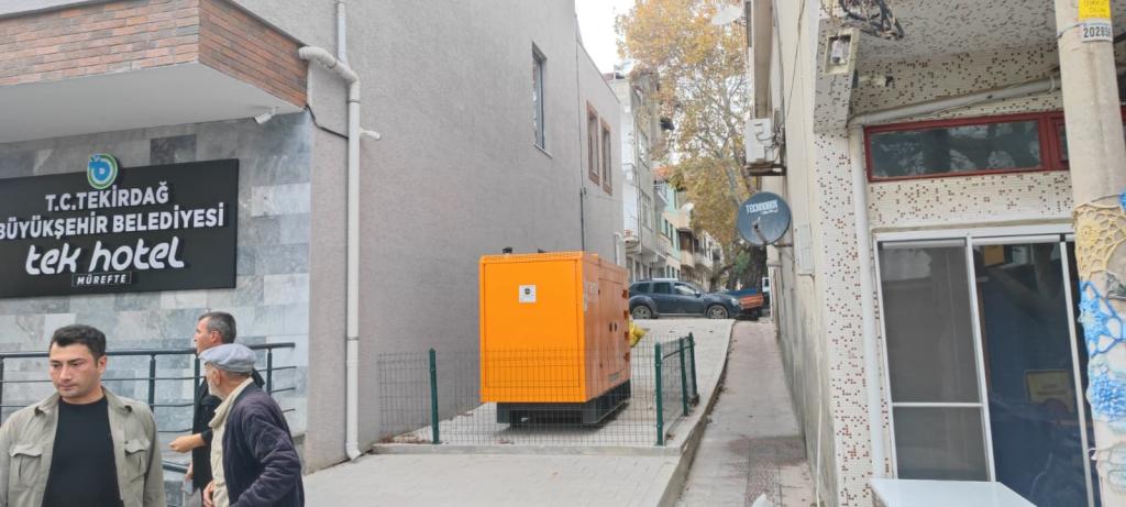 Yolun ortasında elektrik  Jeneratörü olur mu?