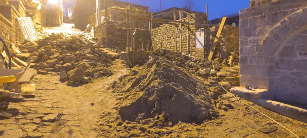 Vatandaşlardan Tekirdağ Büyükşehir Belediyesine bitmeyen çalışmalar yüzünden sert tepki