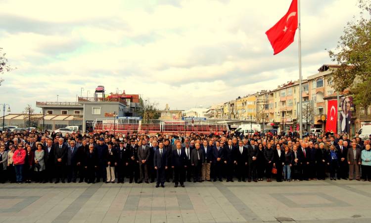 Cumhuriyetin Kurucusu Mustafa Kemal Atatürk 80.Ölüm Yıl Dönümünde Sevgi Ve Saygıyla Anıldı