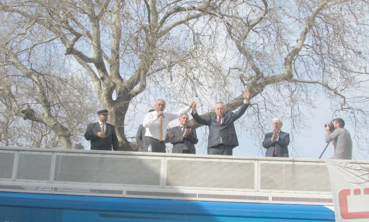 DSP'li Önder Aksakal'dan CHP liderine 'Ya sen ne içiyorsun'