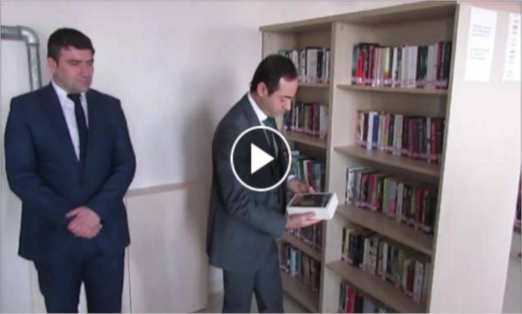 İlçe Kaymakamı Kemal Yıldız ''Kurumlar Kütüphanede'' Etkinliğine Katıldı.