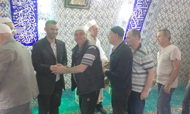 İlk Bayramlaşma Camide Yapıldı