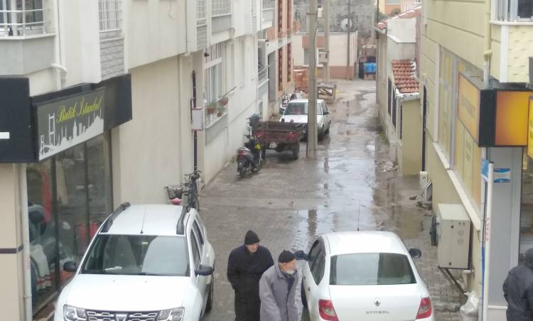 Ortada Direk Var Yandan Geç