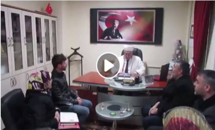 Tayland'lı Kadın Müslüman Olduktan Sonra İmam Nikahı Kıydırdı