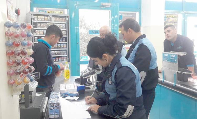Zabıta Ekipleri Marketleri Denetleniyor