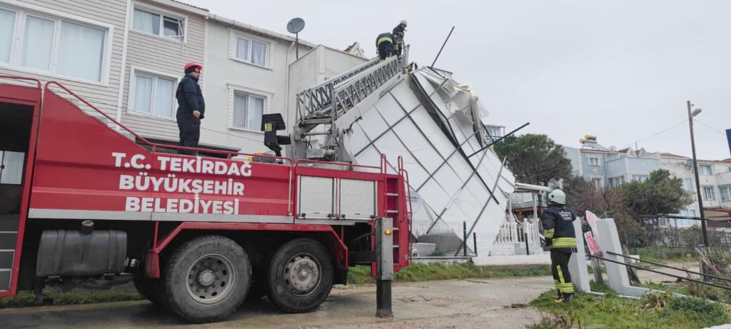 OLUMSUZ HAVA ŞARTLARI ŞARKÖY'DE ETKİLİ OLDU