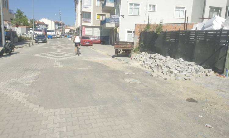 BOZULAN YOLLARI KİM YAPACAK?