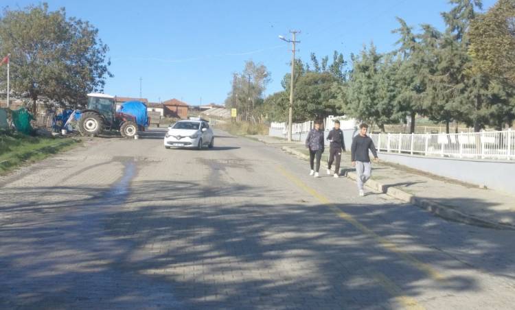 Okul Öğrencileri ve Hastaneye Giden Vatandaşların Sürücü Kursu Tehlikesi!