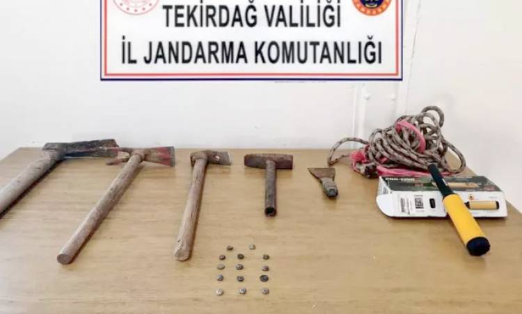 Şarköy’de sikke ve kazı malzemeleri ele geçirildi: 3 gözaltı